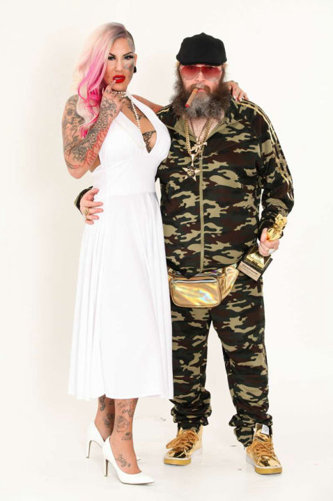 Batafsil jinsiy aloqa sahnalari elementlari bolgan kitoblarni oqing